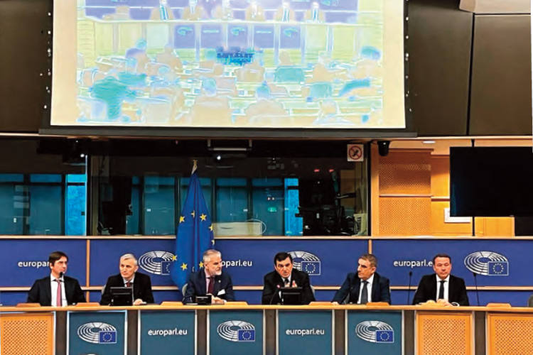 Conferencia de prensa internacional de la Federación Europea de Geólogos