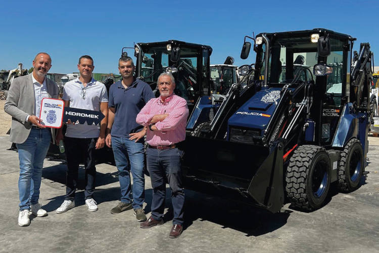Minis de Hidromek para la policía