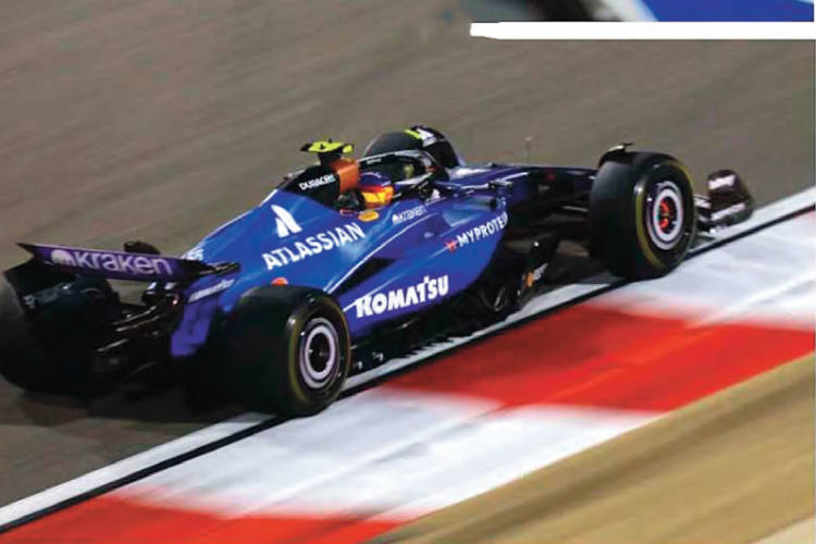 Carlos Sainz, a los mandos del Williams FW47, alcanzó el podio de la Fórmula 1 en Bakú con la escudería Williams Racing, patrocinada por Komatsu