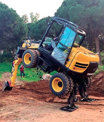 La cabina de las excavadoras de ruedas tienen un diseño ergonómico