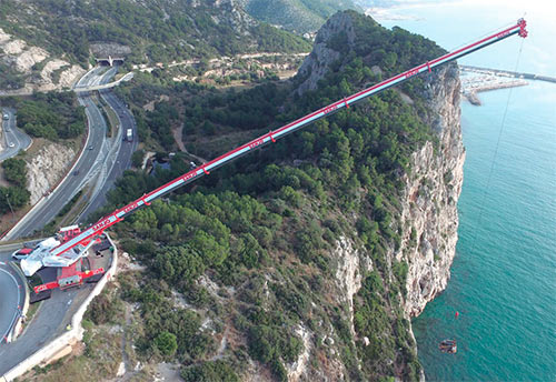 La LTM 1300-6.2, de 300 toneladas, ha realizado su primer trabajo en condiciones extremas, llevando a cabo trabajos de mantenimiento de un túnel de ADIF en las costas de Garraf