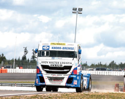 Camiones Iveco patrocinados por Case
