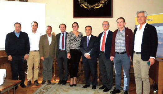 De izda. a dcha., Ignacio Hernáiz, Luis Miguel Bustos y Fernando Menéndez, de Epiroc; Ricardo Laín, profesor de la Escuela de Minas; Eva Hernández, de Epiroc; José Luis Parra, director de la Escuela de Minas; Jaime Huidobro, director general de Epiroc; José Antonio Ciutad y José Botella, de Epiroc.