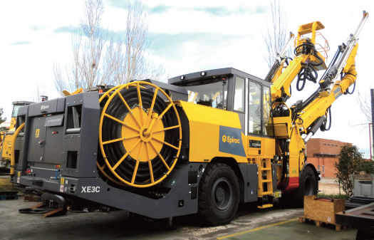Un jumbo Boomer XE3C nuevo, en las instalaciones de Epiroc en Coslada (Madrid).