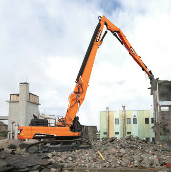Excavadora demolición Doosan DX530DM