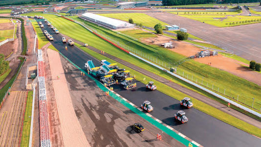 Máquinas de Wirtgen, Vögele, Hamm y Benninghoven renuevan el circuito de Silverstone (Inglaterra)
