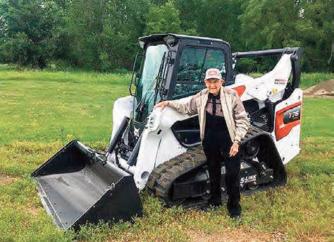 Cyril Keller con la cargadora compacta Bobcat T76 de la serie R