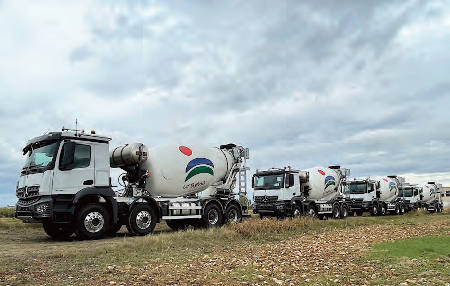 Parte de la flota de hormigoneras que el grupo MLN ha adquirido a Baryserv «B+S».
