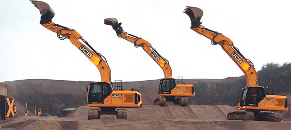 Ejemplares de la nueva excavadora 210X LC y SLC en exhibición