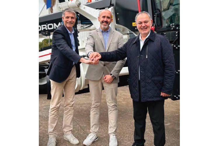 Cambio de dirección de Hidromek