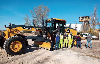 EMSA suministra a HERMATINSA la primera motoniveladora JOHN DEERE en nuestro país