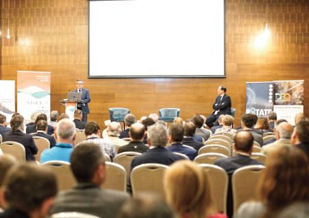 Relevo en la cúpula de Anefa